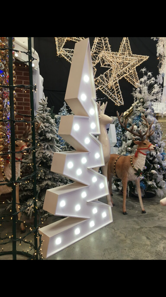 MODERN CHRISTMAS TREE WITH CABOCHONS