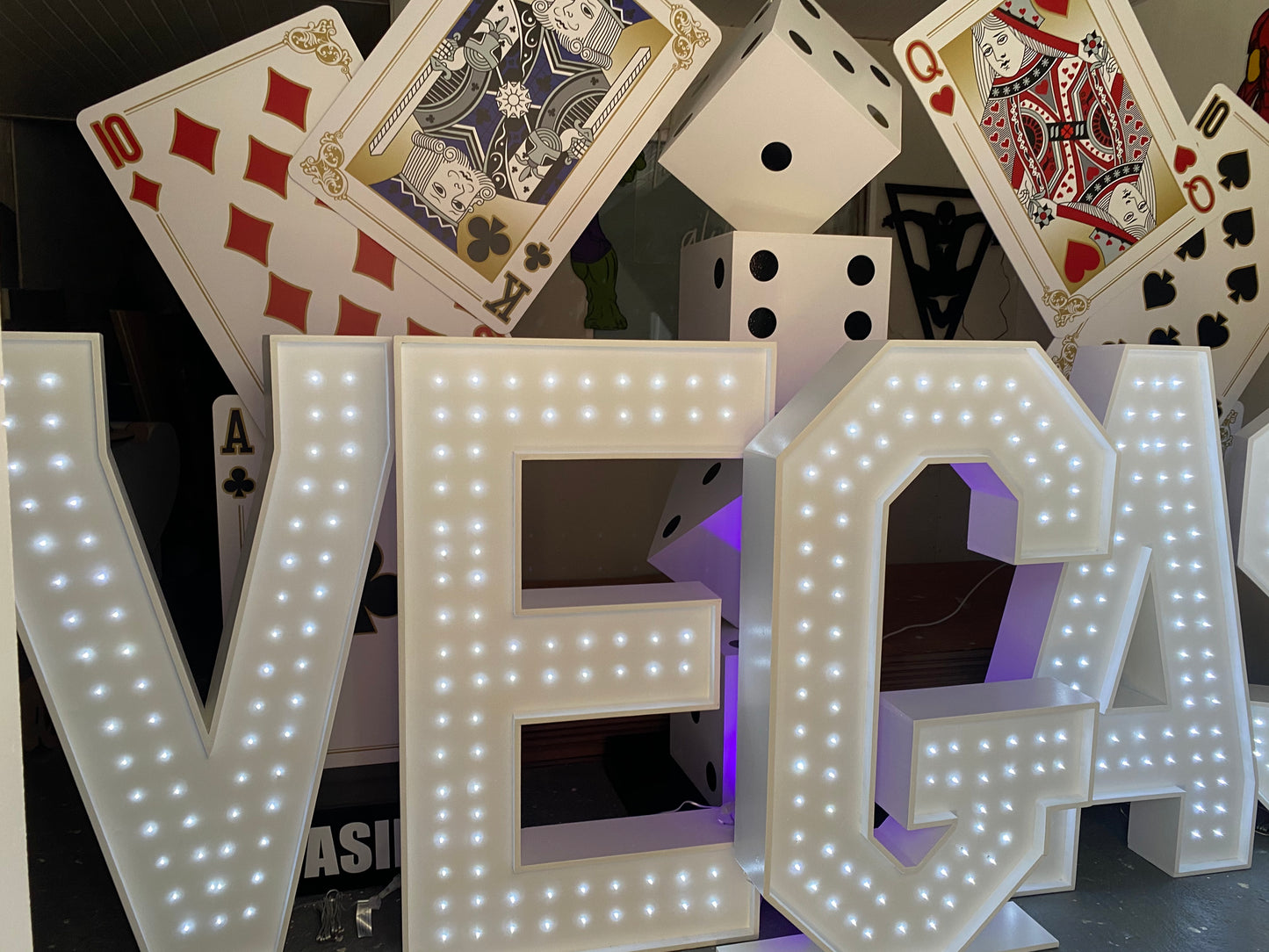 4FT LED LETTERS BATTERY POWERED TWINKLE