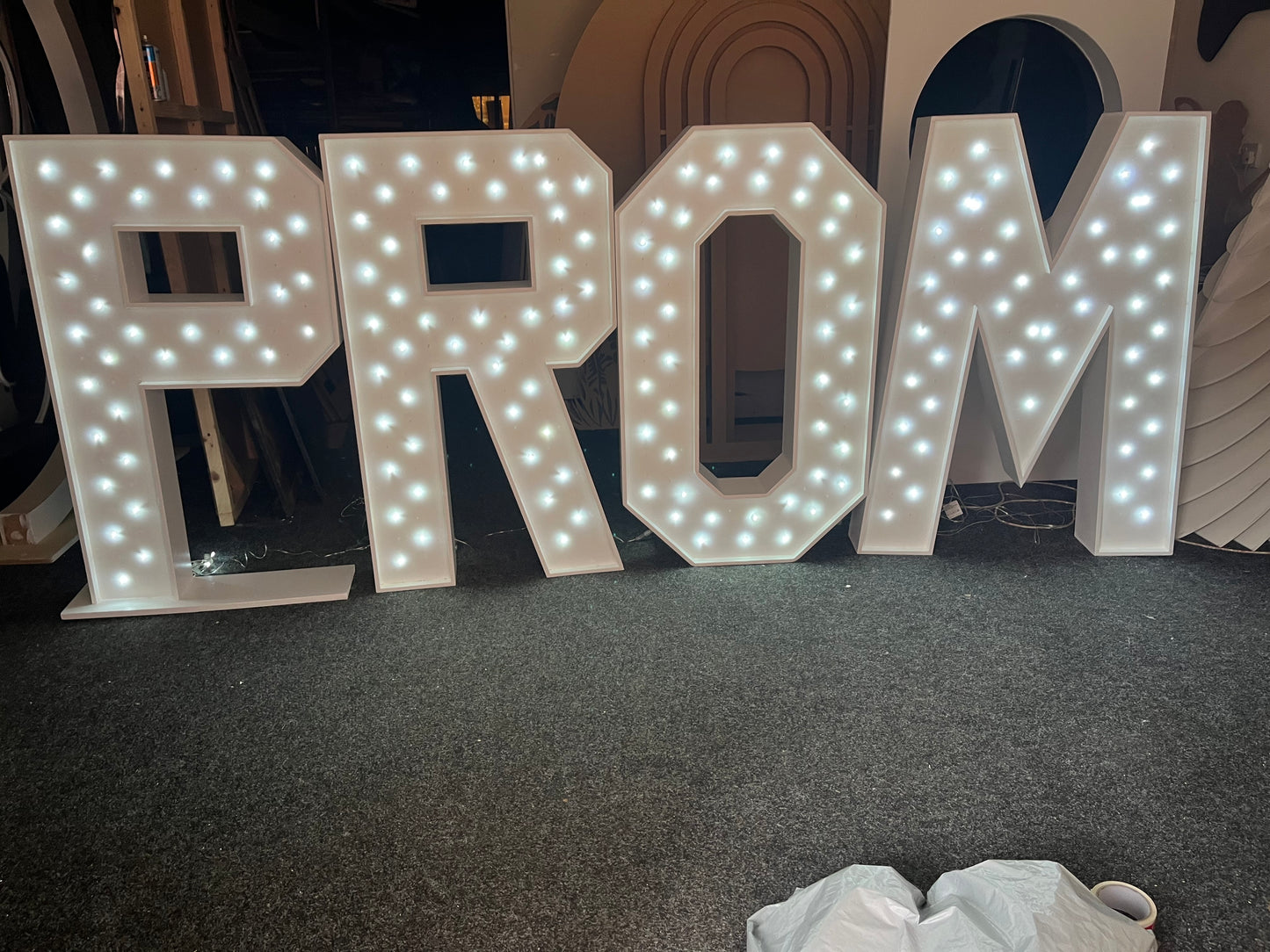 4FT LED LETTERS BATTERY POWERED TWINKLE