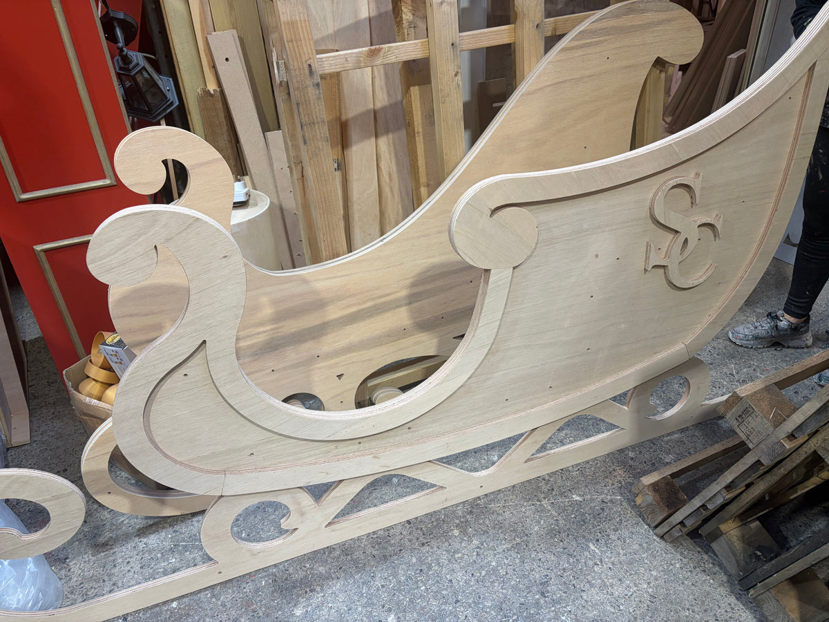 Dashers Santa sleigh indoor