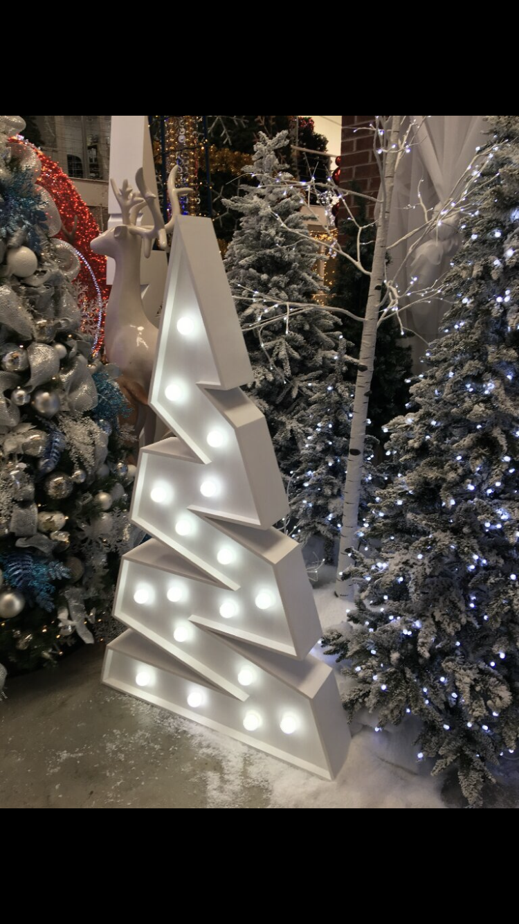 MODERN CHRISTMAS TREE WITH CABOCHONS