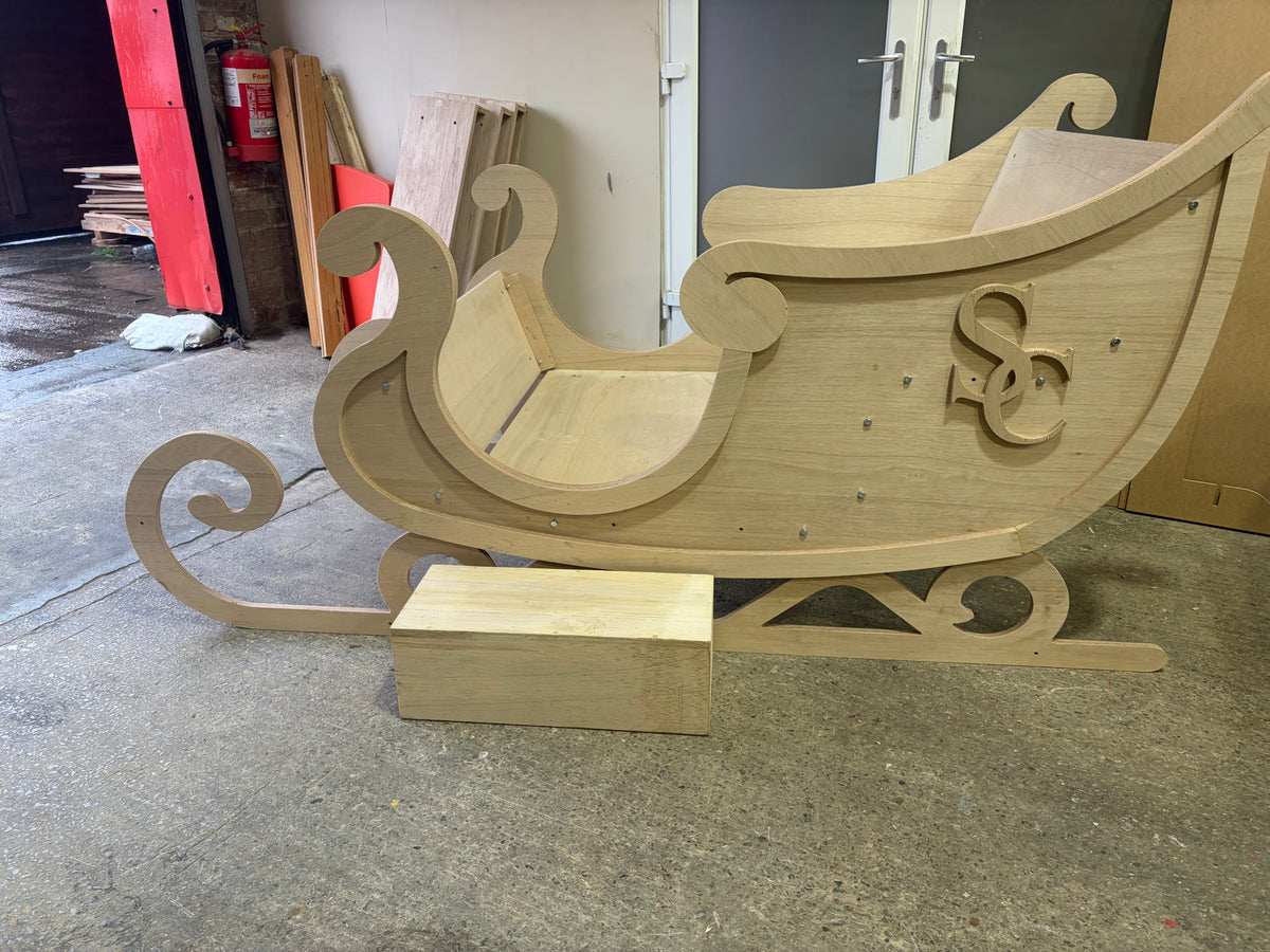 Dashers Santa sleigh indoor