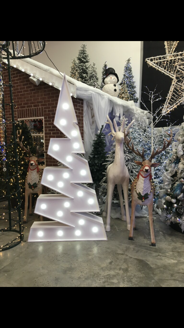 MODERN CHRISTMAS TREE WITH CABOCHONS