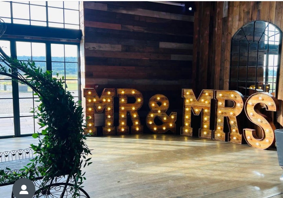 CURVED RUSTIC LETTERS