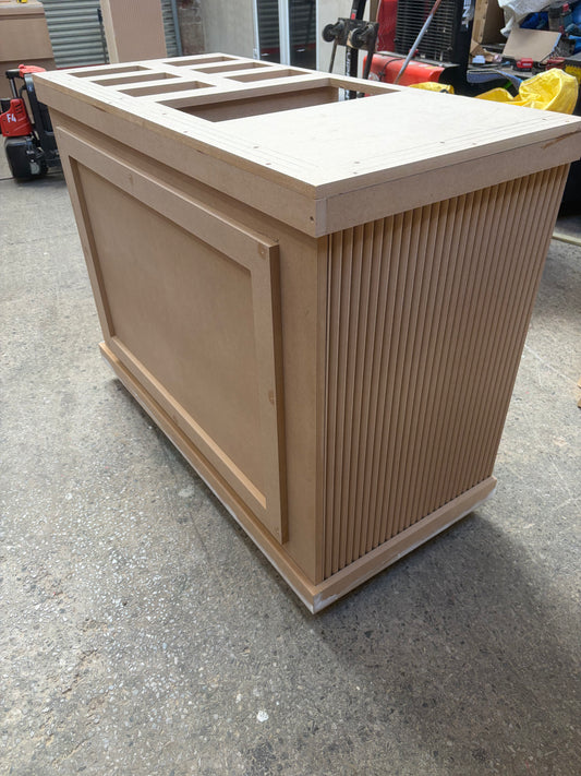 Rippled sides cart