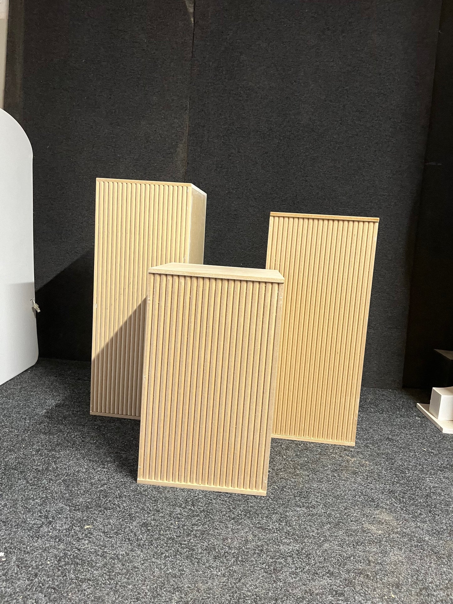 SQUARE RIPPLED PLINTH